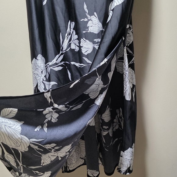 A New Day Black Dress with White Floral Design - Picture 3 of 4